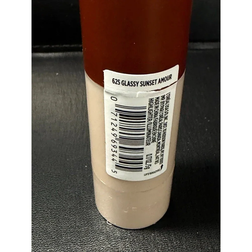 L’Oréal Paris Lumi Le Glass Highlighter Stick – 625 Glassy Sunset Amour